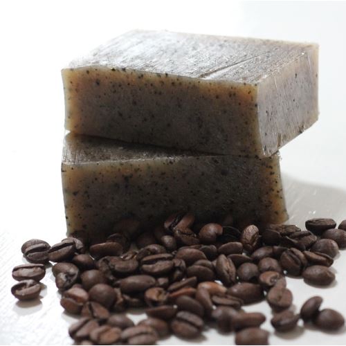 Rychlé kávové mýdlo se skořicí a peelingovým efektem – Kořeněná káva